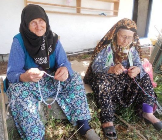 Köyde yaşama sevdas: Vursan dizim çıkarsan gözüm