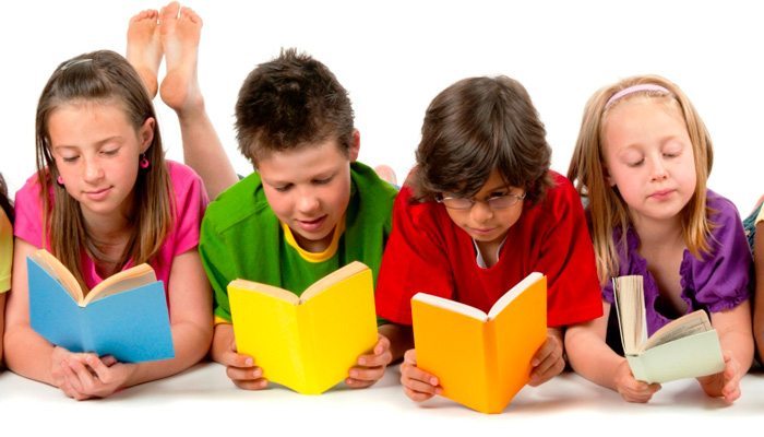 Çocuklar kitap okumaya ne zaman başlamalı?
