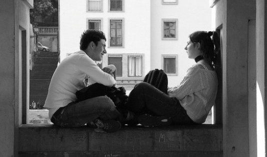 Sevda garip bir şeydir. Yani vazgeçmeyi becerebilmektir.