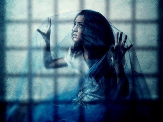 İffetsizliği Yazmayan Kadınlara İnat