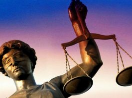 Adalet ve düşmanı olan yalan. Adalet insan ilişkilerinin her yerinde