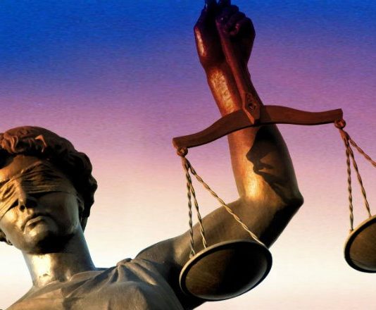 Adalet ve düşmanı olan yalan. Adalet insan ilişkilerinin her yerinde