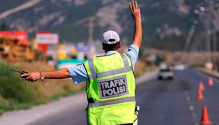 Trafik Polisi Alkol Kontrolü