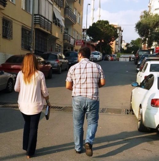 Yağmurdan korunmak için bir şemsiyenin altına sığınıyorsunuz ama şemsiyenin altında dolu yağıyor. İşte böyle bir şey. -M.B