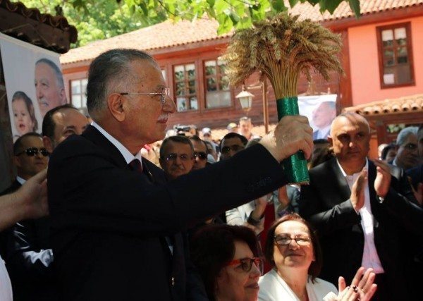 Çatı Adayı E.İhsanoğlu beklenen uzlaşmayı sağlayabilecek mi?