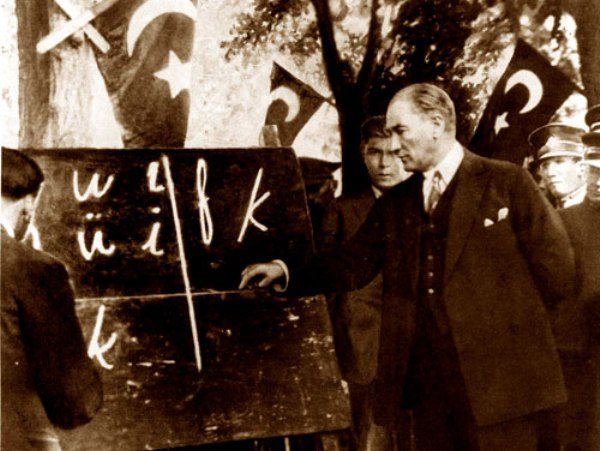 Atatürk-latin alfebesi-indigodergisi