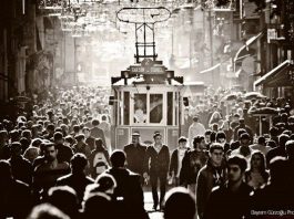 sokaktaki insan güven duygusu travma psikoloji ötekileştirme kutuplaşma güven