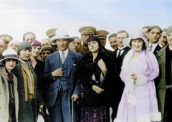 Zamanın Ruhunu Atatürk Kadar Kimse Bilemedi kadın
