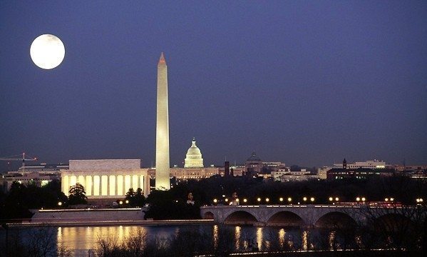 Washington DC gece manzarası lincoln jefferson memorial