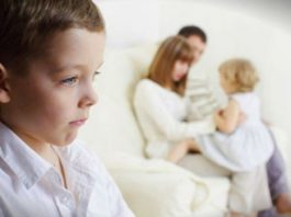 aile çocuk kıskançlık