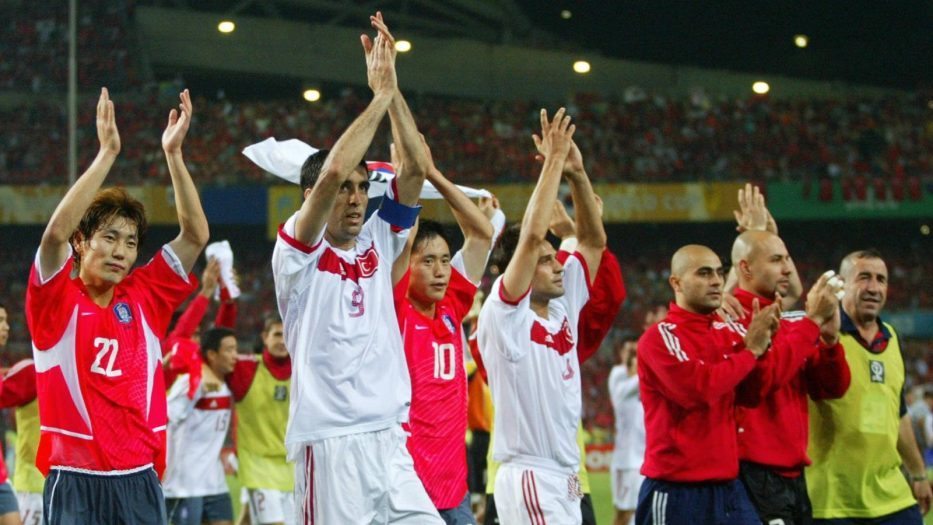 a Milli futbol takımı 2002 dünya kupası başarısı Eduardo Galeano: Gölgede ve Güneşte Futbol 2016