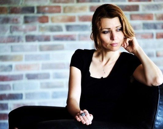 elif şafak firarperest elif safak