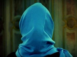 kadınlar başörtüsü türban