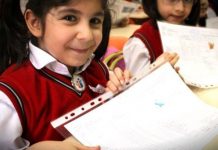 Karne günü çocuğa nasıl davranılmalı? Hediye gerekli mi? karne günü karne hediyesi çocuklarda özgüven stres sınav korkusu