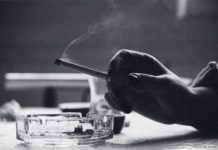 Sigara yaşamınızdan 5 yıl çalıyor!