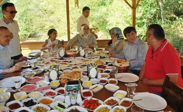 Başbakan Ahmet Davutoğlu'nun kahvaltı sofrası…