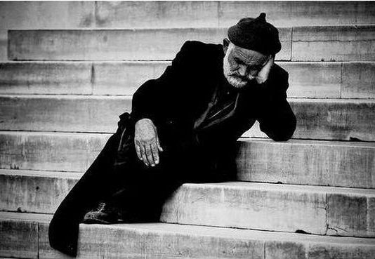 insanın yalnızlığı hüzün insan ne yapıyor