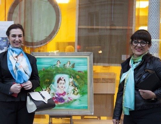 Oya Şener paris sergisi ebru fesli