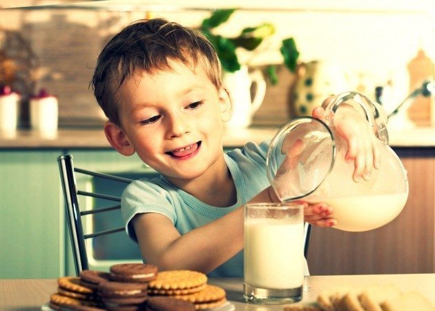 Laktoz introleransı her gün içilen süt ile giderilebiliyor