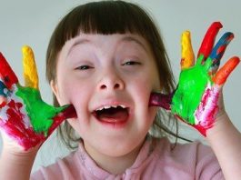 21 Mart Down sendromu farkındalık günü. Kromozom çiftinde fazladan bir kromozom olması sebebiyle aramızdaki bir sayı fark, "fark" olmasın!