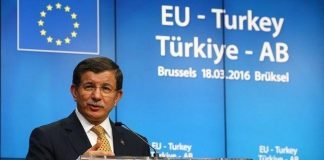 Türkiye ile Avrupa Birliği arasında anlaşmaya varıldı. Başbakan Davutoğlu, anlaşmayı tarihi bir gün olarak nitelendirdi.