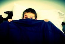 Bebeklikten ergenliğe çocukluk korkuları Bebeklikten ergenliğe yaşanan çocukluk korkuları nelerdir? Anne babalar, çocukların korkularını azaltmaya çalışırken ne gibi hatalar yapıyor?