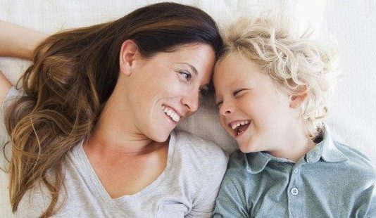 Çalışan anne çocuğuna 'Hayır' diyemiyor