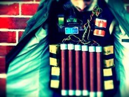 Ankara ve İstanbul'da yaşanan terör saldırıları nedeniyle herkes endişe içinde. Sokaktaki vatandaş canlı bombacıyı nasıl tanıyabilir?