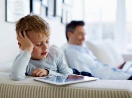 Z kuşağı için dijital yaşam, aslında yaşamın ta kendisi. Dijital çağda çocuklarını güvende tutmak isteyen ebeveynler için 10 pratik ipucu...