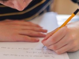 solaklar solaklık genetik biyolojik disleksi baskı psikolojik