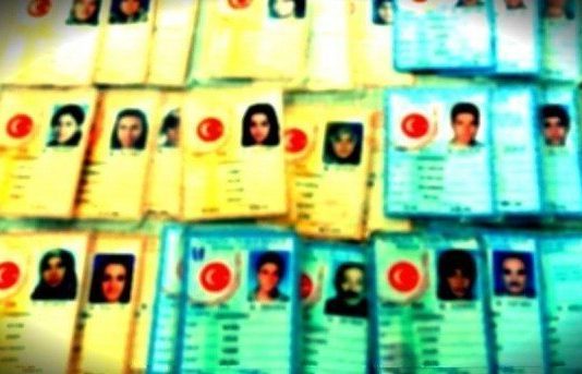 Türkiye'de 49 milyon insanın kimlik bilgileri çalınıyor, ülkenin başbakanı "Evimin adresini sorsalardı söylerdim" diyor...