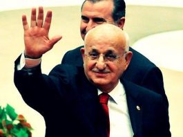 TBMM Başkanı İsmail Kahraman, yaptığı açıklamada, "Laiklik bir kere yeni anayasada olmamalıdır. Dünyada üç anayasada laiklik var. Fransa, İrlanda, bir de Türkiye'de var. Tarifi de yok." dedi.