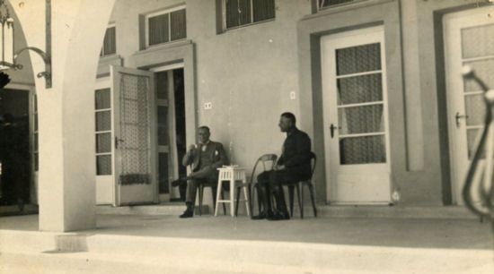 Atatürk, Marmara Köşkü'nde terasında dinlenirken (1929)
