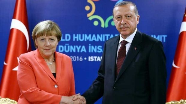 Merkel: Türkiye'nin güçlü parlamentoya ihtiyacı var