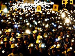 Zonguldak'ta madenciler 11 gün sonra açlık grevini bıraktılar... Değer mi be kardeşim; bak o kadar para döküp İstanbul'un fethini kutluyoruz, ne var yani sen de kuru ekmek yesen?