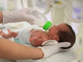 Yoğun bakım sürecinde bu uygulamalar bebeğinizi hayata bağlıyor