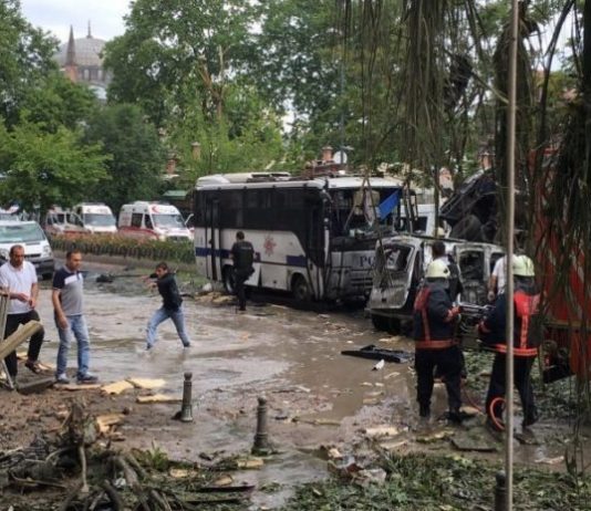 Bursa'daki patlamalarda hep Kılıçdaroğlu'nun parmağı var!.. O yüzden de Kılıçdaroğlu'nun suratına yumurta atılması da önüne mermi atılması da gayet doğal!..