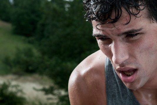 Aşırı terleme neden kaynaklanır? Tedavisi nedir?