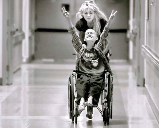 Cyndie French ve oğlu Derek: Bir annenin öyküsü