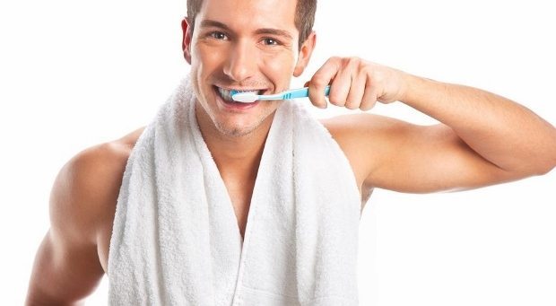 Diş fırçası nasıl seçilmeli? Daha beyaz dişler için ne yapmalı?