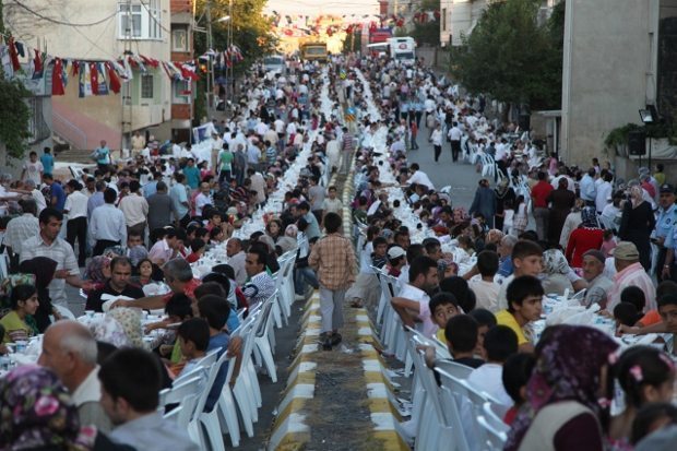 Muhafazakarlık Meselesi (3): Neden oruç tutarız?