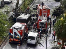 İstanbul Vezneciler'de polise bombalı patlama