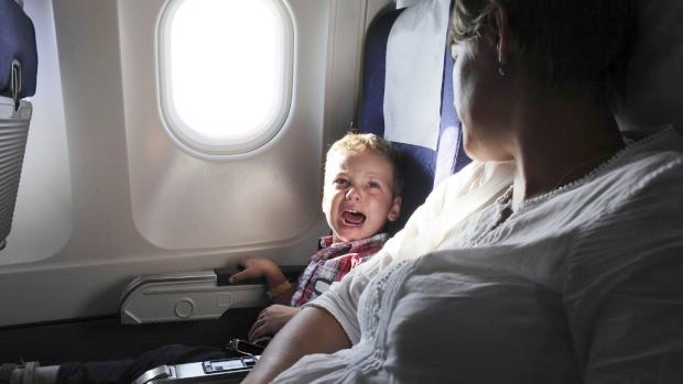 Uçak yolculuğu sırasında kulak tıkanması nasıl giderilir?