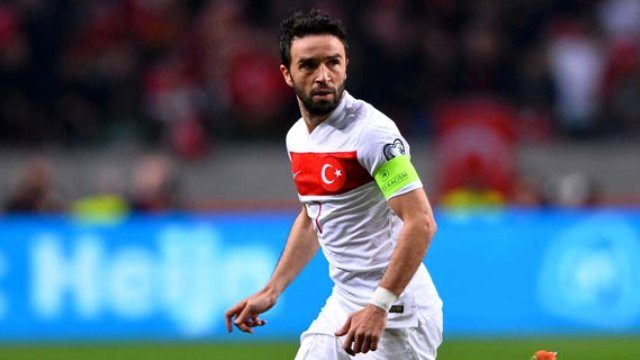 Gökhan Gönül beşiktaş karakartal siyah beyaz