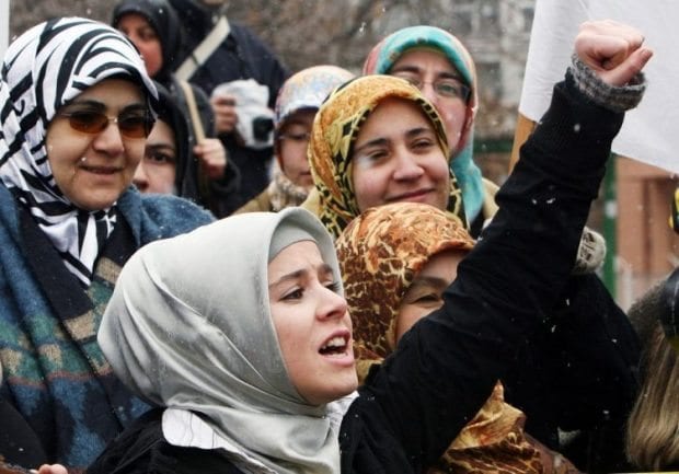 İslami Feminizm ve feminizm hareketleri