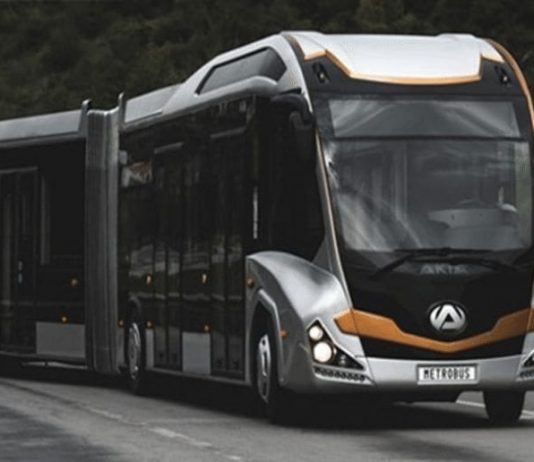 İstanbul'a 290 kişilik dev metrobüs