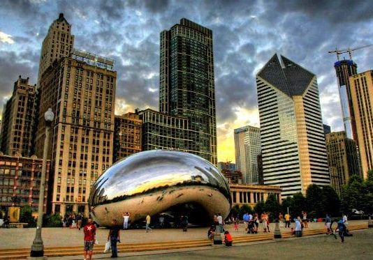 Ansish Kapoor'un bulutlarla insanları buluşturan heykeli: Bulut Kapısı