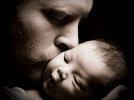 Bebeğe baba şefkati davranış bozukluğunu engelliyor