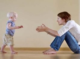 Yürüteç kullanımına dikkat! Bebeğin yürüme kabiliyetini köreltiyor