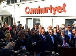 CHP İstanbul Milletvekilleri, Cumhuriyet gazetesi Şişli'deki merkez binasını ziyaret etti